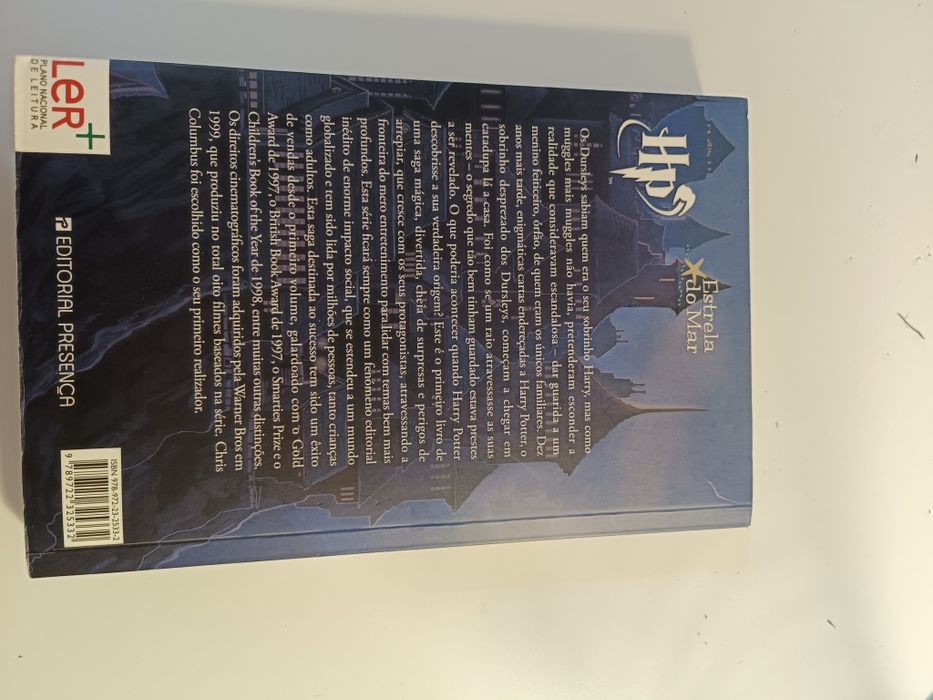 Livro coleção "Harry Potter e a pedra filosofal"