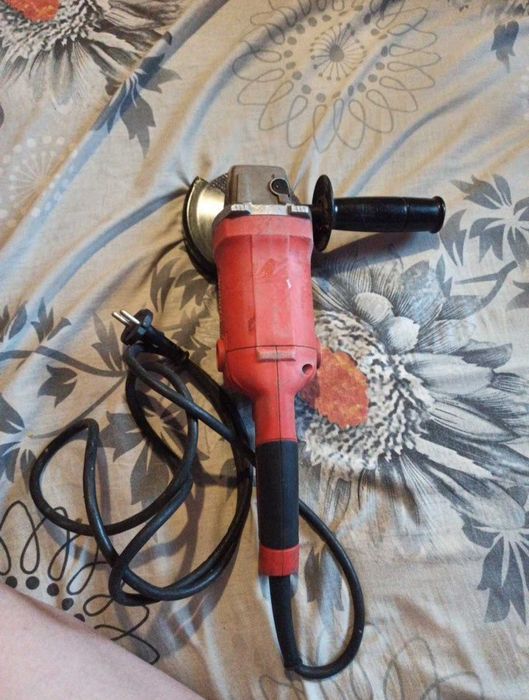 Makita M9002 в відмінному стані з 2020 року