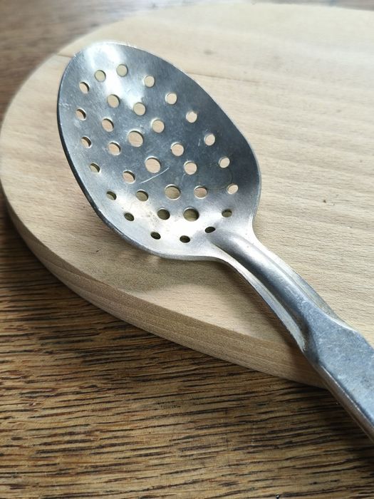 Stara aluminiowa łyżka do odcedzania szumowin z rosołu PRL 184