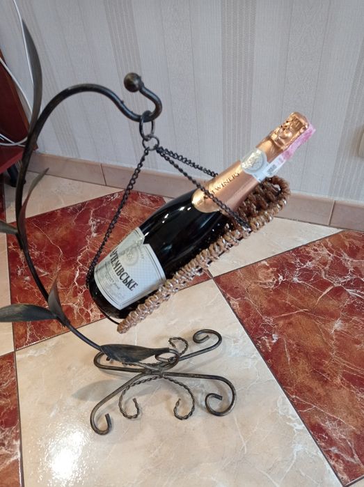 Продам нову підставку  для вина,, шампанського, ковані вироби