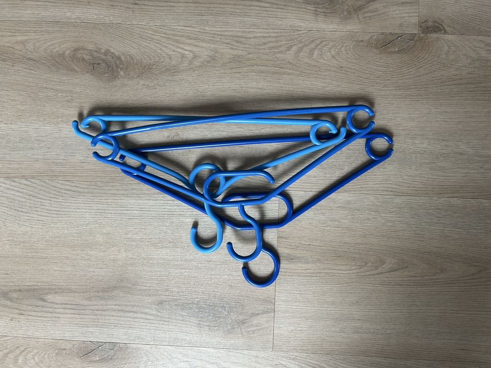 Wieszaki 27 sztuk super stan