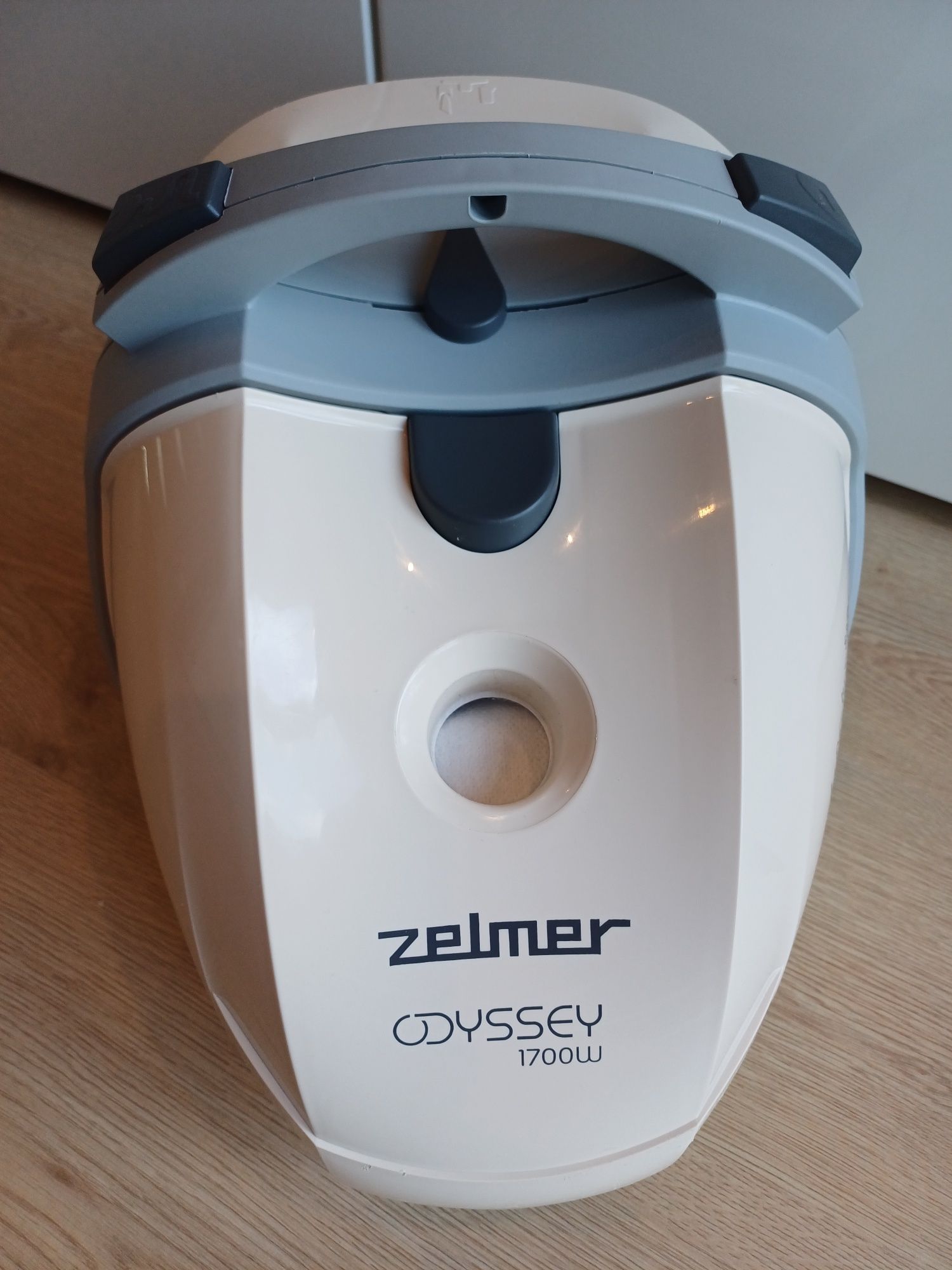 Śliczny Zelmer Odyssey 1700W plus worki  !!!
