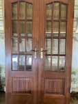Portas em madeira para cozinha ou sala