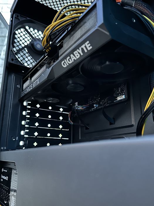 Komputer GAMINGOWY RTX 4070 I5 10400f 16/1tb ssd