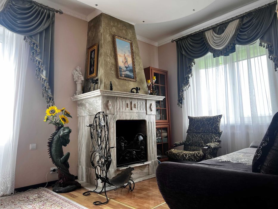 Будинок в м Березань, площа 220 м2, ремонт, ставок, баня, ліс