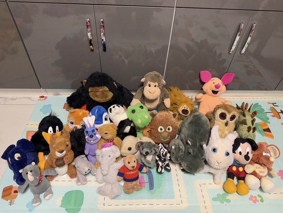 Продам багато мʼяких іграшок!!!