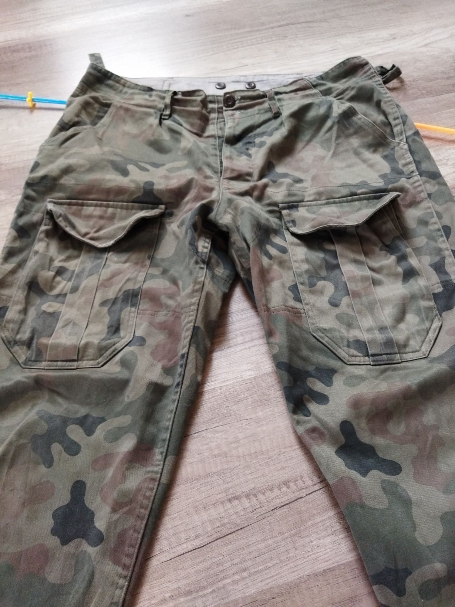 Wielosezonowe spodnie wojskowe Pas do 104