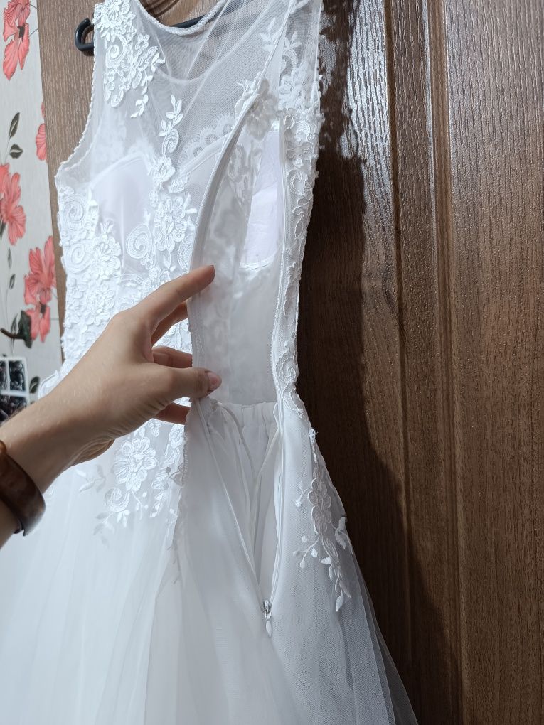Весільна сукня без корсету