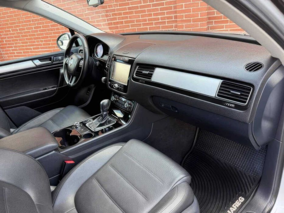 Volkswagen Touareg      2013