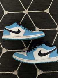 Nike Jordan 1 low UNC