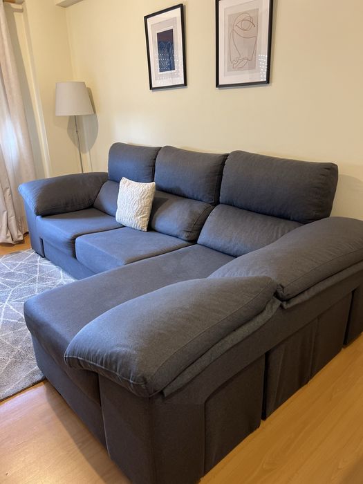 Sofá com chaise longue. Preço negociável.