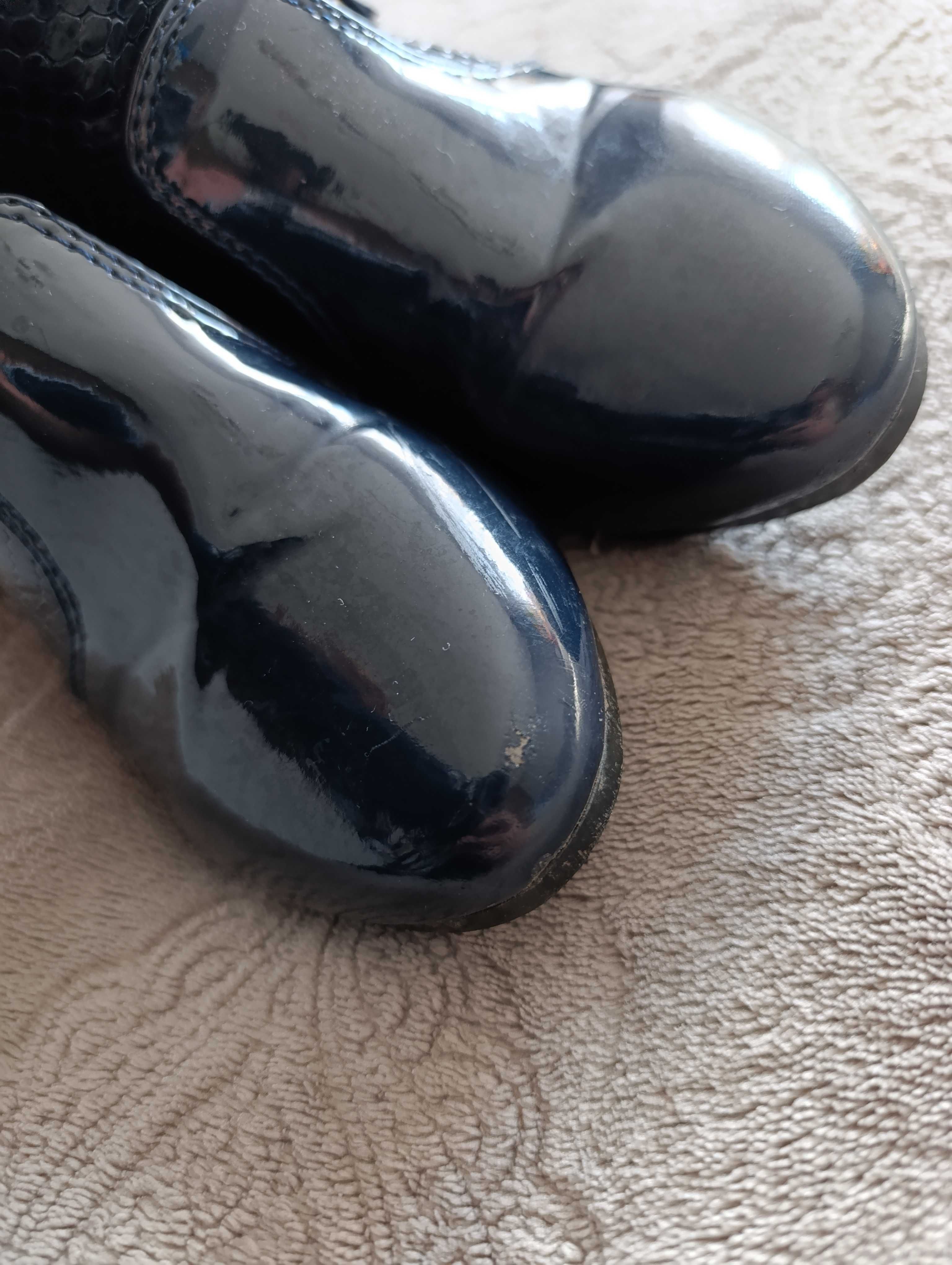 Granatowe botki dziewczęce 25 buty błyszczące frędzle kowbojki