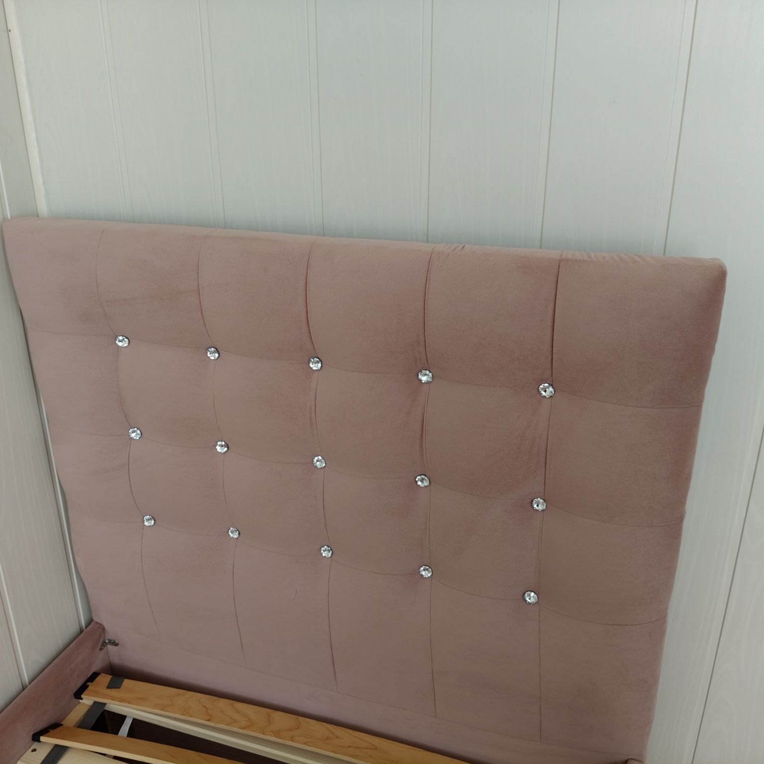 Łóżko tapicerowane 180x90 stan idealny