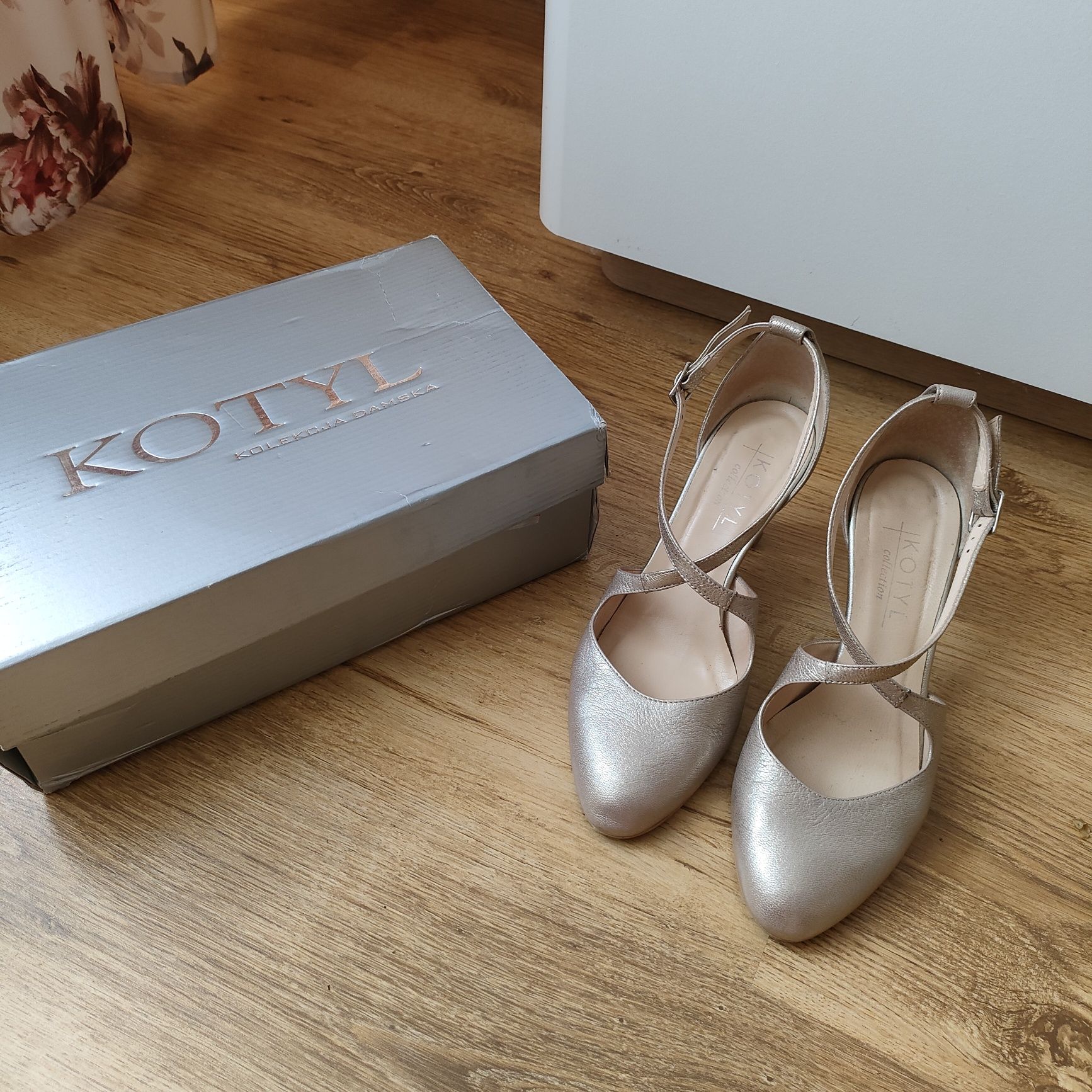 Buty firmy Kotyl 37 38 skóra naturalna stan idealny ubrane tylko na śl