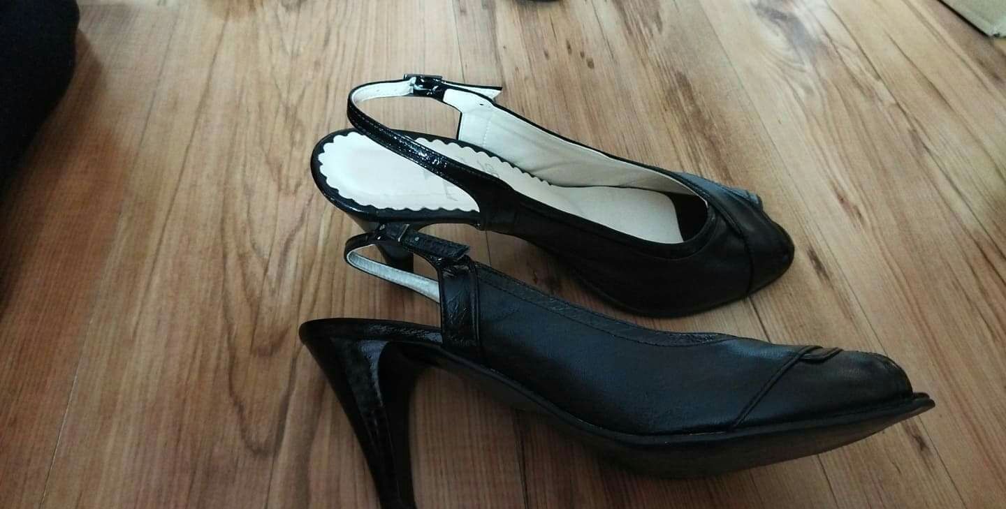 Buty czarne na obcasie