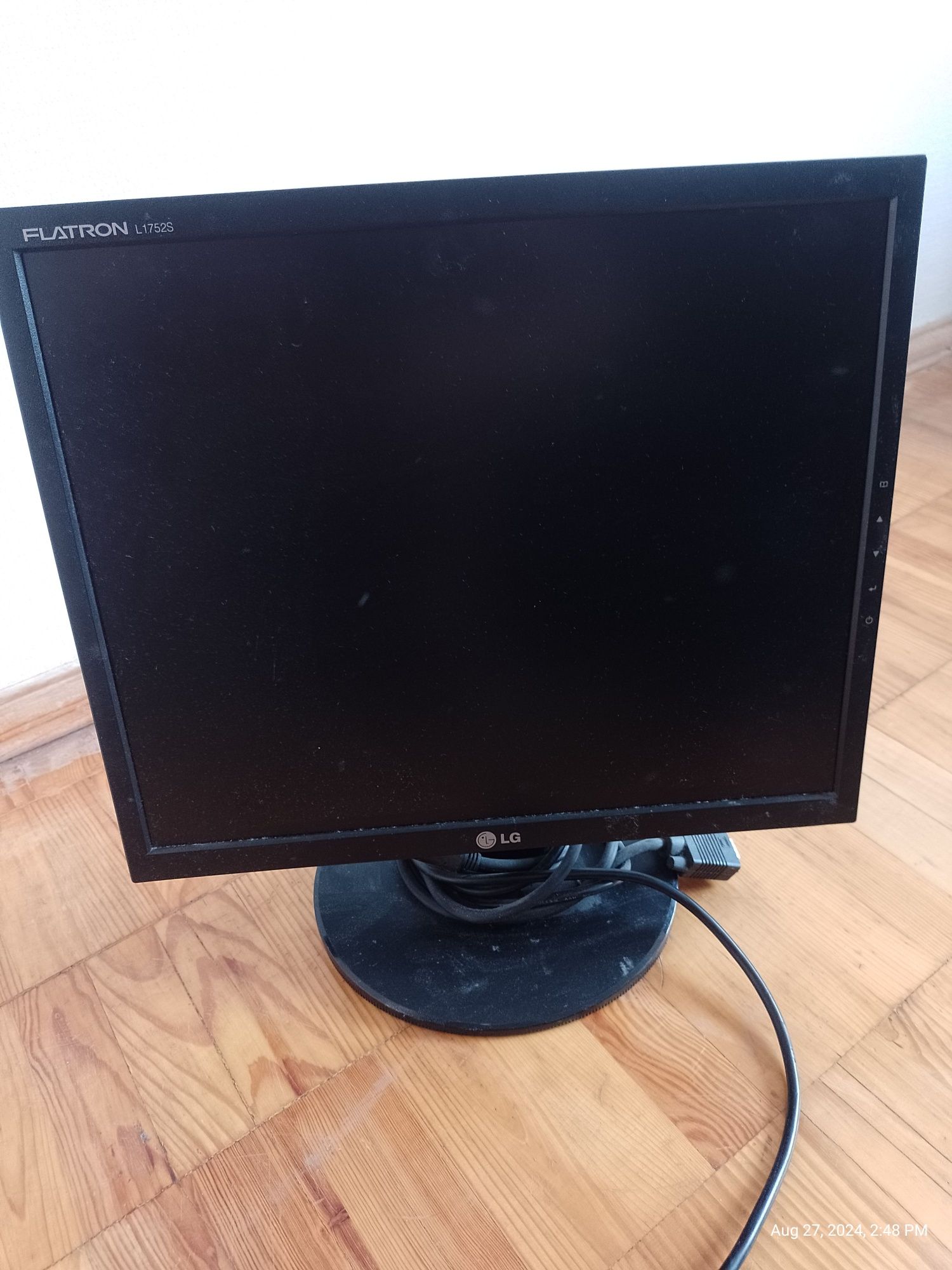 Продам мониторы Б/У