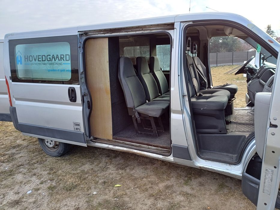 Peugeot Boxer brygadówka 6 osób