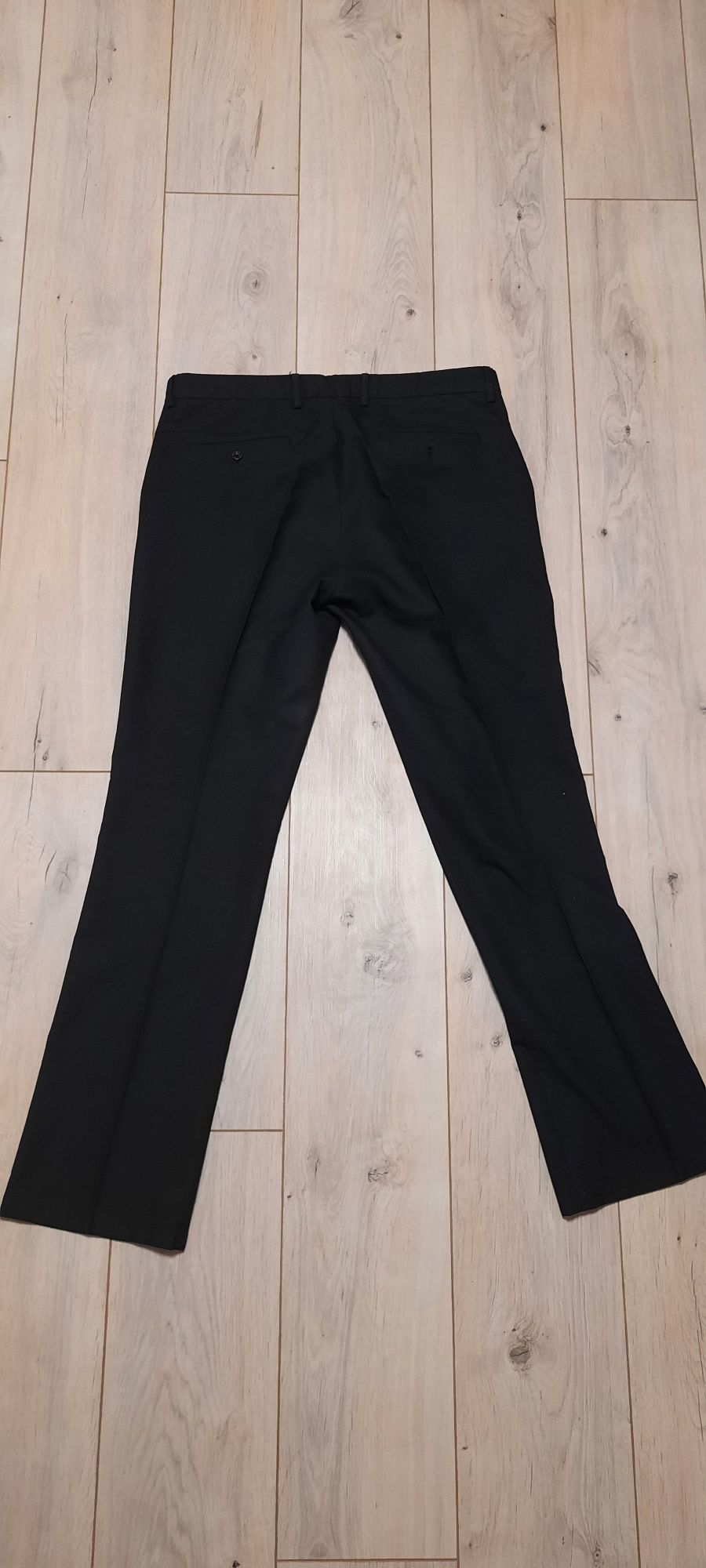 Продаю мужские брюки (чёрные)
