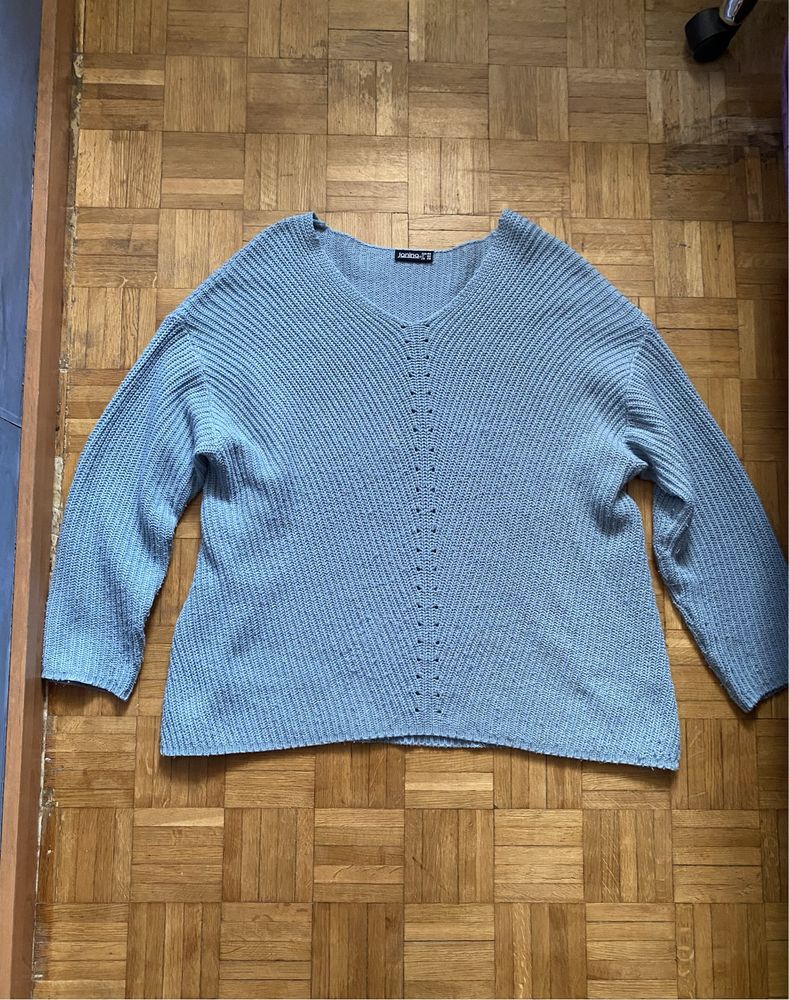 Niebieski sweter