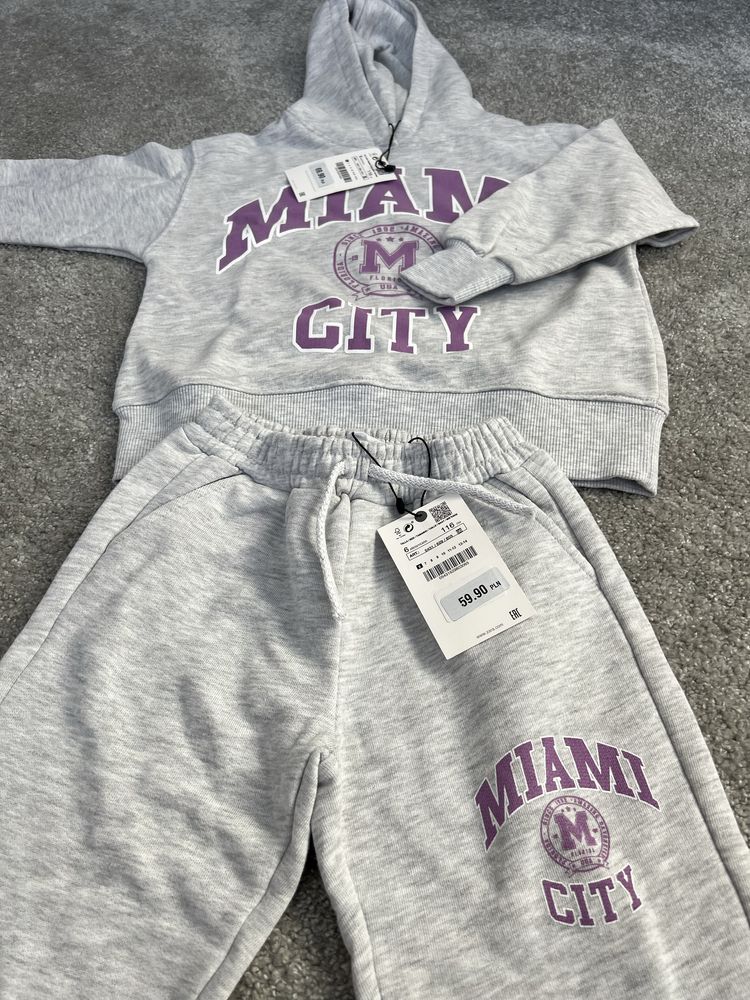 Dres dziecięcy Zara