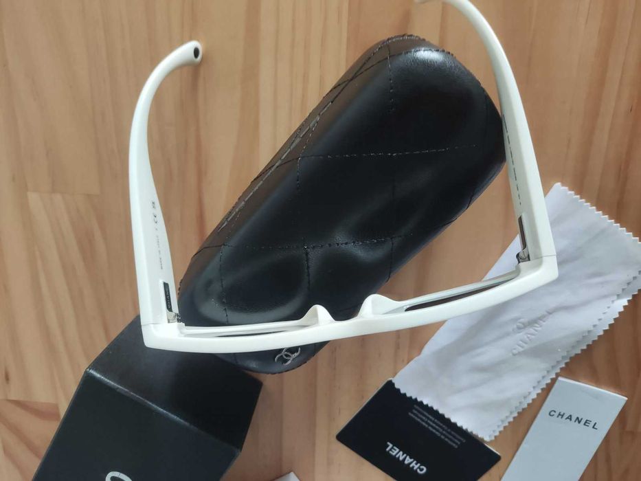 Okulary słoneczne Chanel od reki