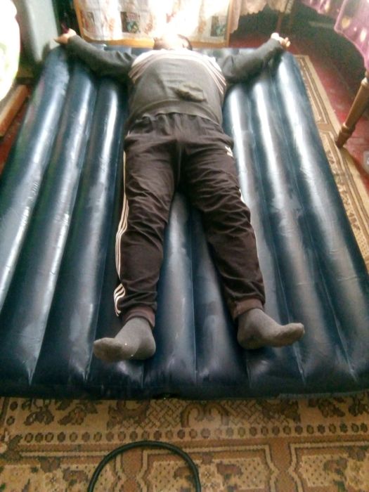 Продам надувний матрац 2 метра на 1,40