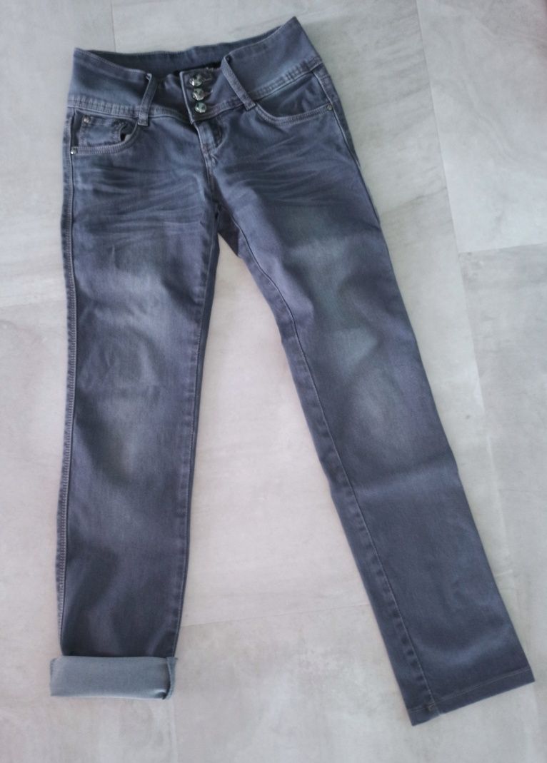 Spodnie jeans 158