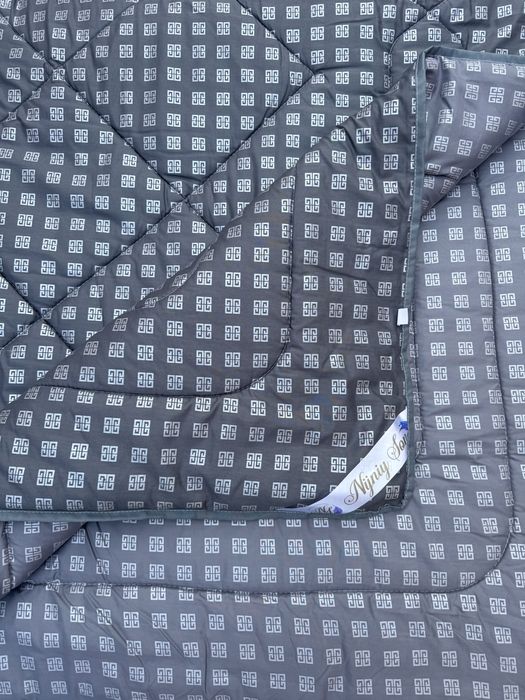 Ковдри літні,тоненькі з пресованої овечої вовни ,є опт!!!