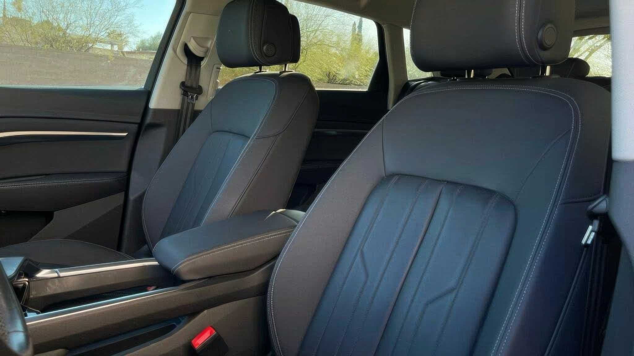 2022 Audi e-tron Premium quattro