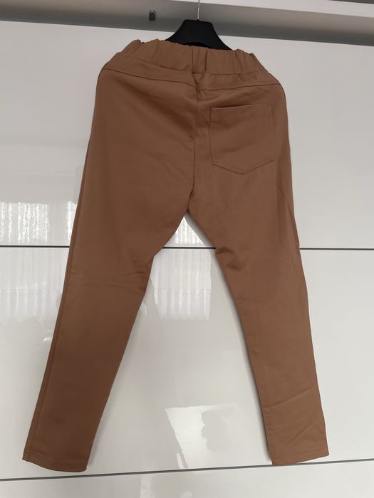 Nowe spodnie dresowe Polskiej firmy Magnes, rozmiar S/M małe L