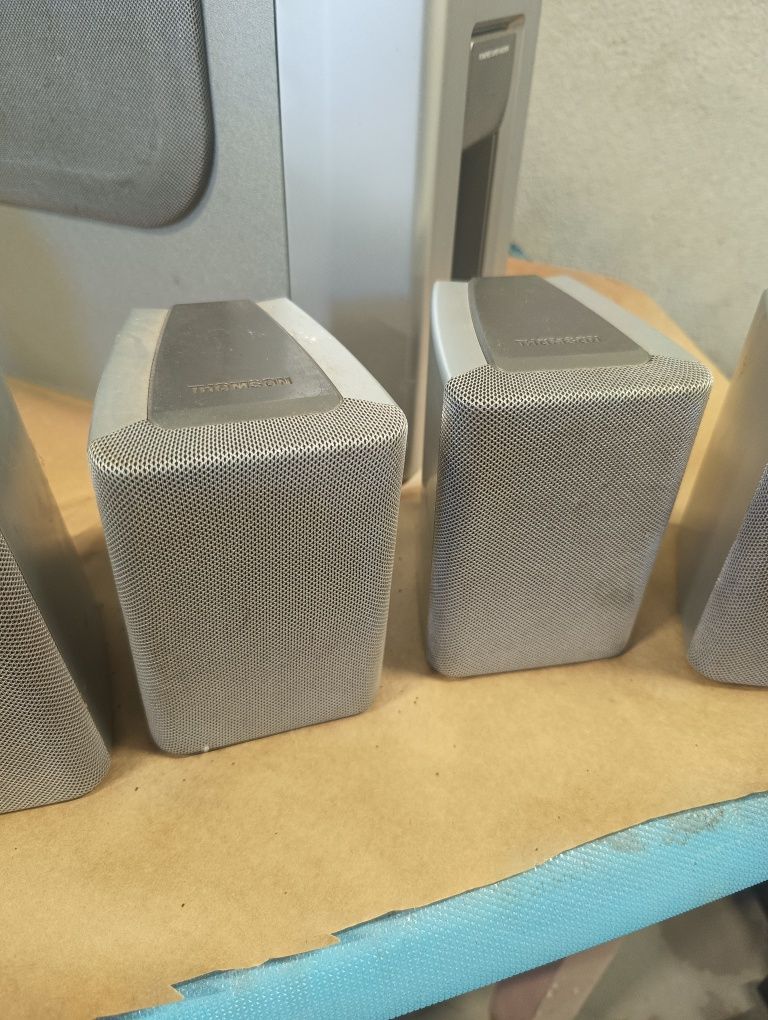 Głosniki i subwoofer do kina domowego Thomson DPL909VD