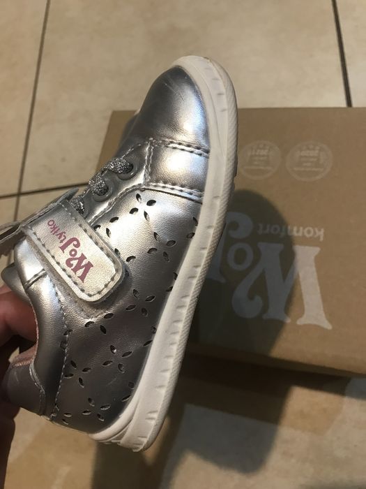 Wojtyłko 23, trzewiki, półbuty, sneakersy, pantofelki srebrne jak Nowe