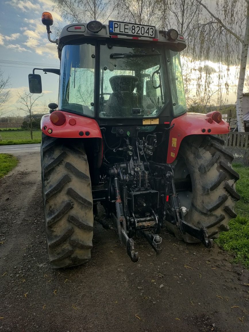 Massey Ferguson 5455 z turem