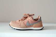 Кросівки Nike Wmns Internationalist "Rose Gold", (р. 38)