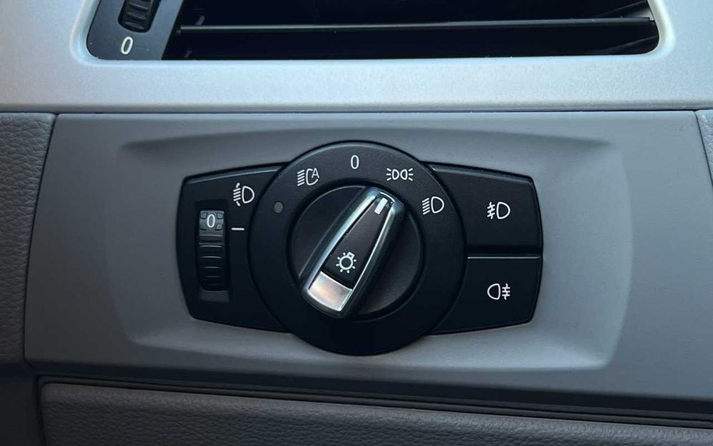 BMW 320 I 2010 рік