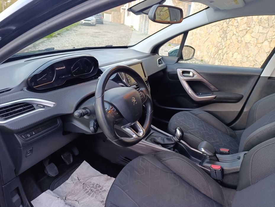 Peugeot 2008 PureTech Style 1.2  82 cv NACIONAL