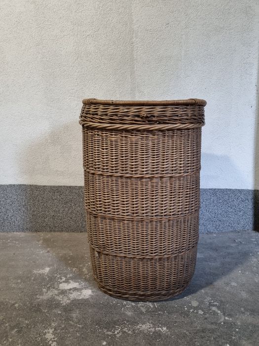 Kosz wiklinowy na pranie PRL