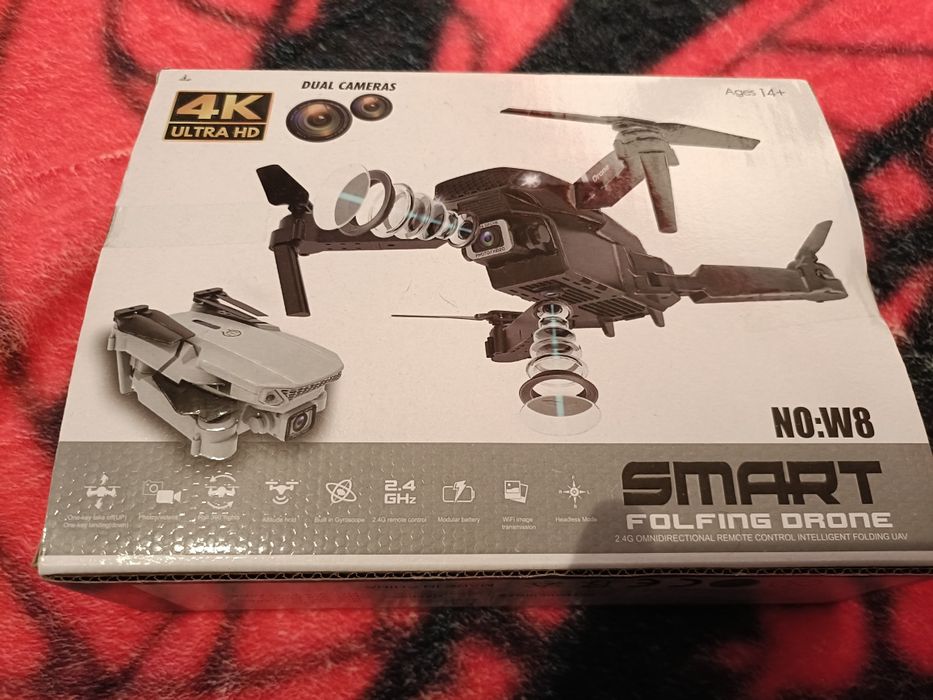 Vendo drone pequeno com mala