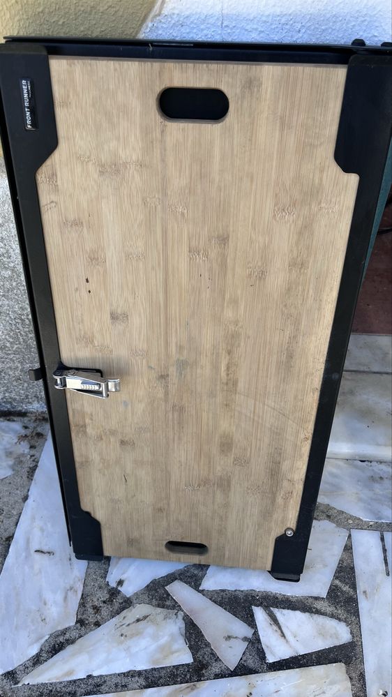 Mesa para porta jipe front runner