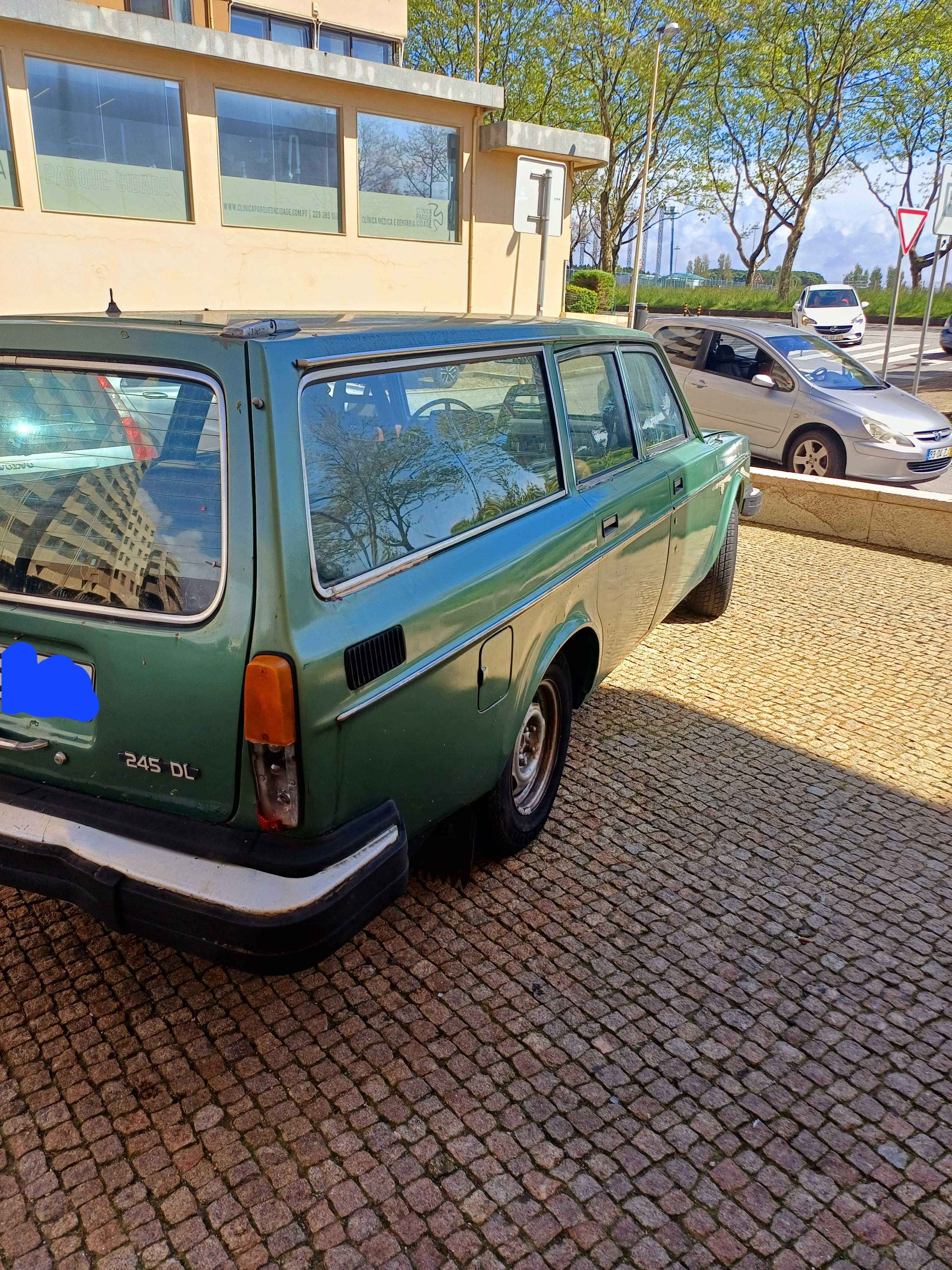Volvo 245 Station Wagon 1976