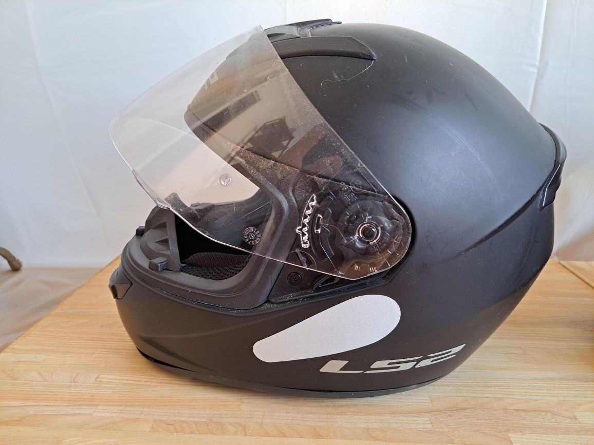 Capacete LS2 Ff31 com oferta de capacete creme vintage