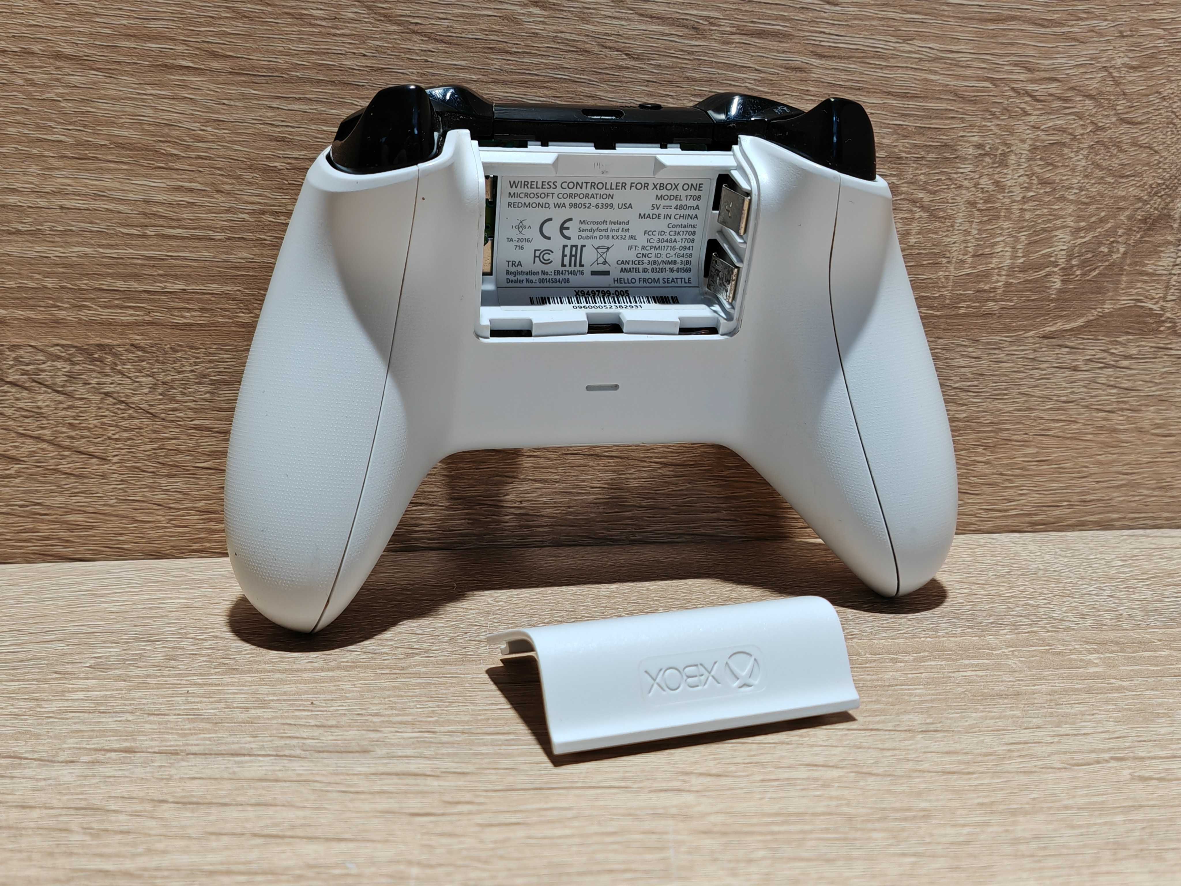 Kontroler Microsoft Xbox One biały