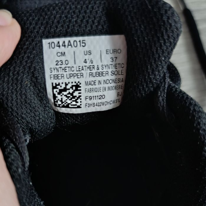 Кросівки Asics Gel-rally Gs 1044a015 оригінал