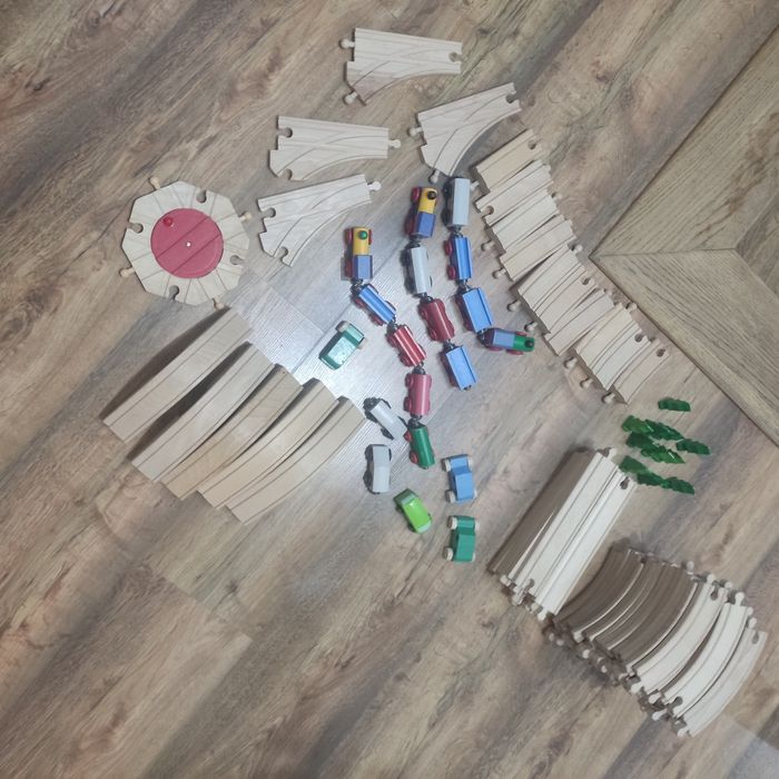 Sprzedam drewniana kolejkę - duży zestaw