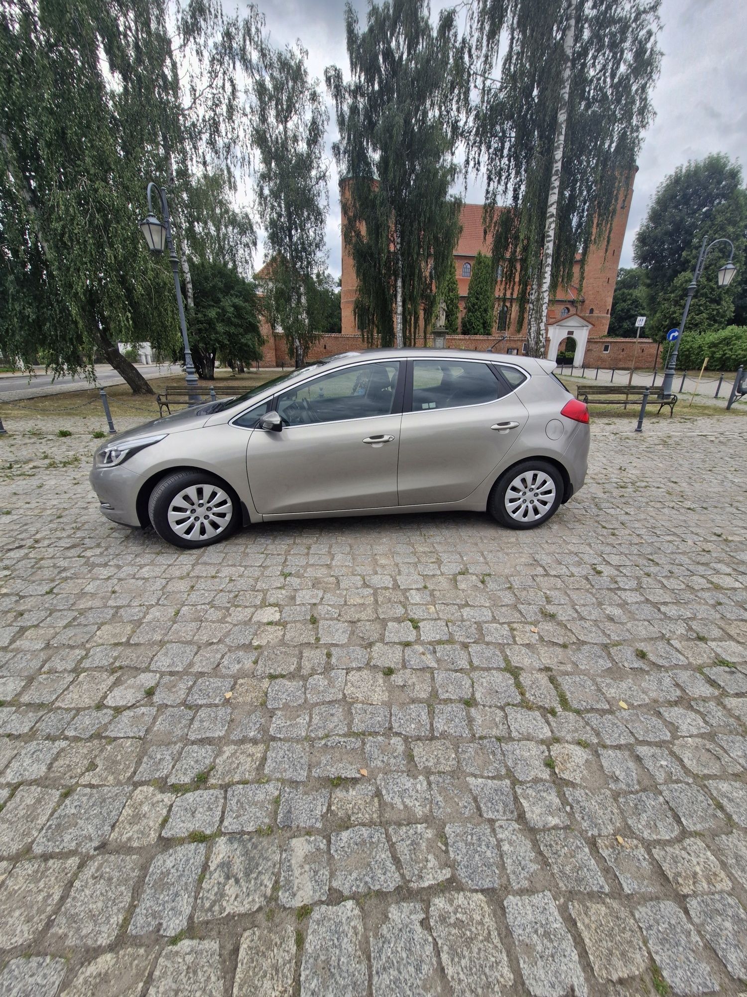 KIA CEE'D 1.6 ..
