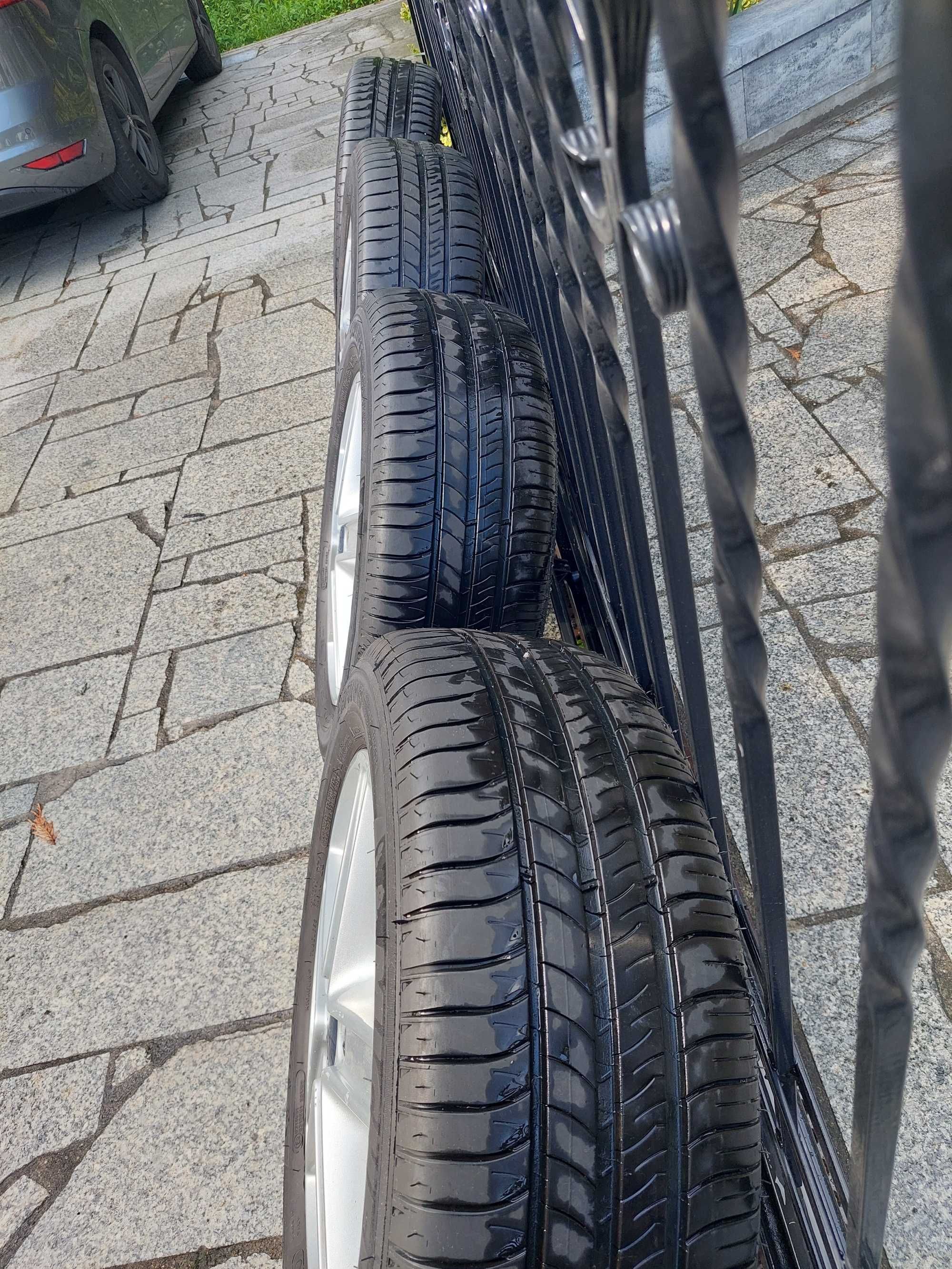 Felgi z oponami Ford 205/60/R16