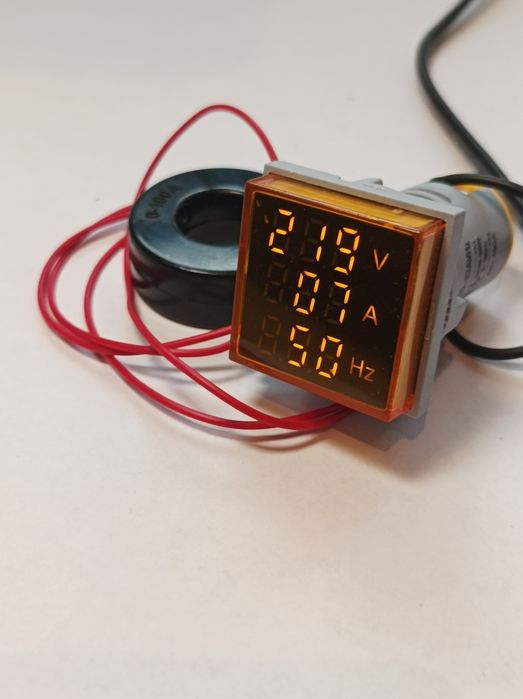 Измеритель частоты, напряжения, силы тока цифровой в сети 220 вольт