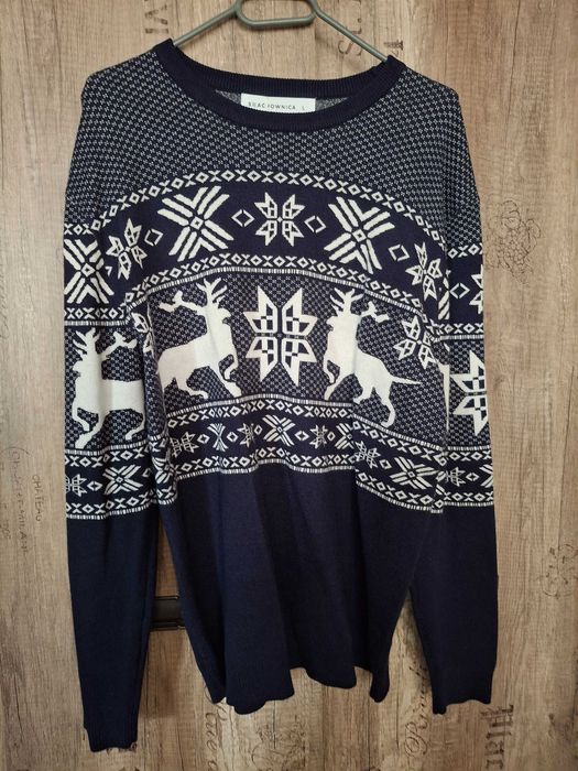 Sweter granatowy marki Szachownica z motywem norweskim L
