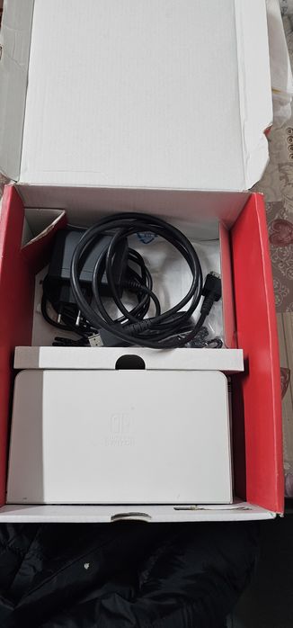 Nintendo switch Oled desbloqueada varios packs