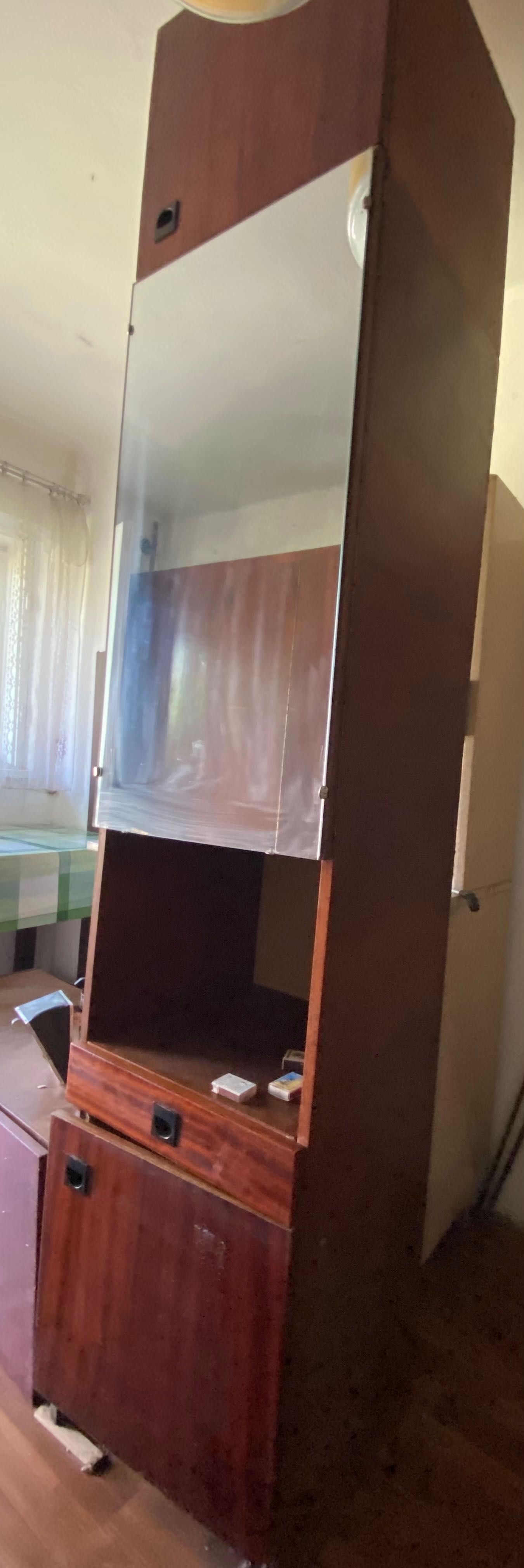 Віддам шафку високу